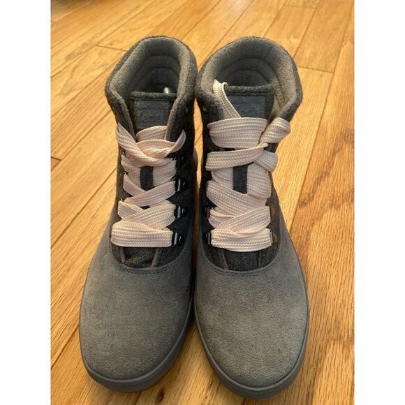 Keds, women's lace up grey suede high top winter ankle booties size 7.5 - Picture 2 of 9